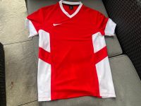 Nike Sport Shirt Dry - Fit Gr: M rot weiß Nordrhein-Westfalen - Bedburg Vorschau
