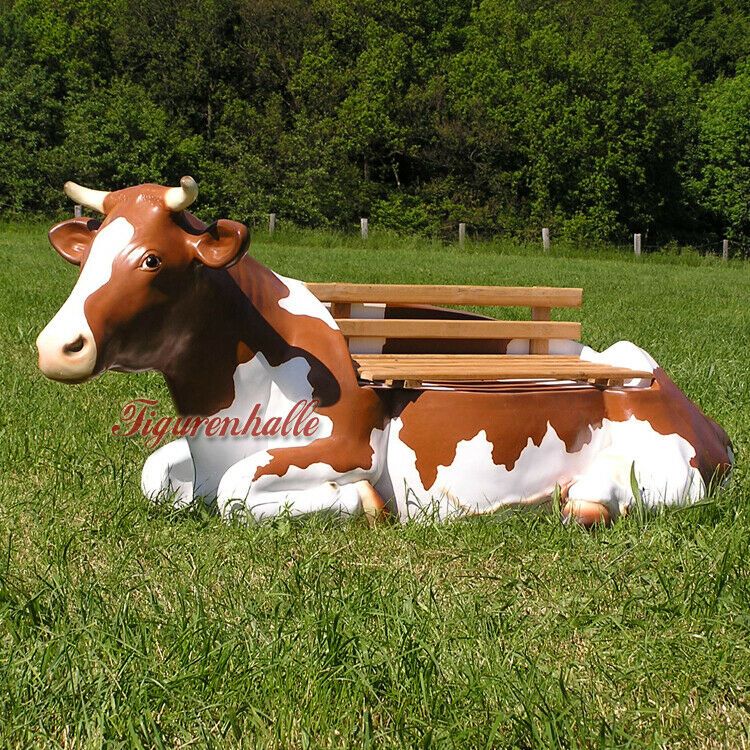 Kuh Tierfigur Sofa lebensgroß liegend Figur Skulptur Gartenbank in Enger