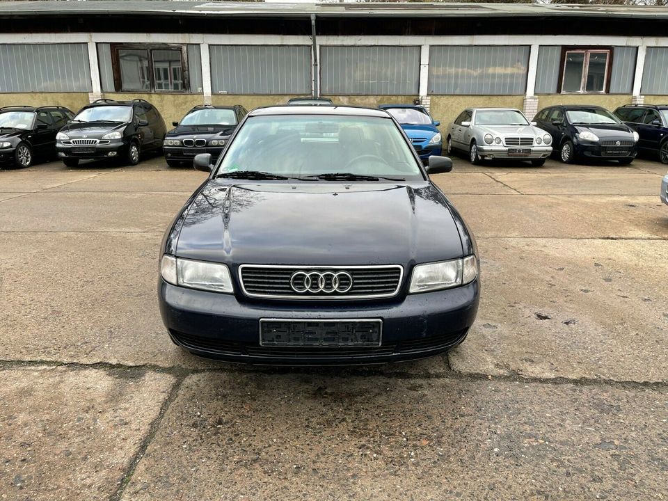 Audi A4 1.6 74KW  Tüv bis 11/2022 in Dresden