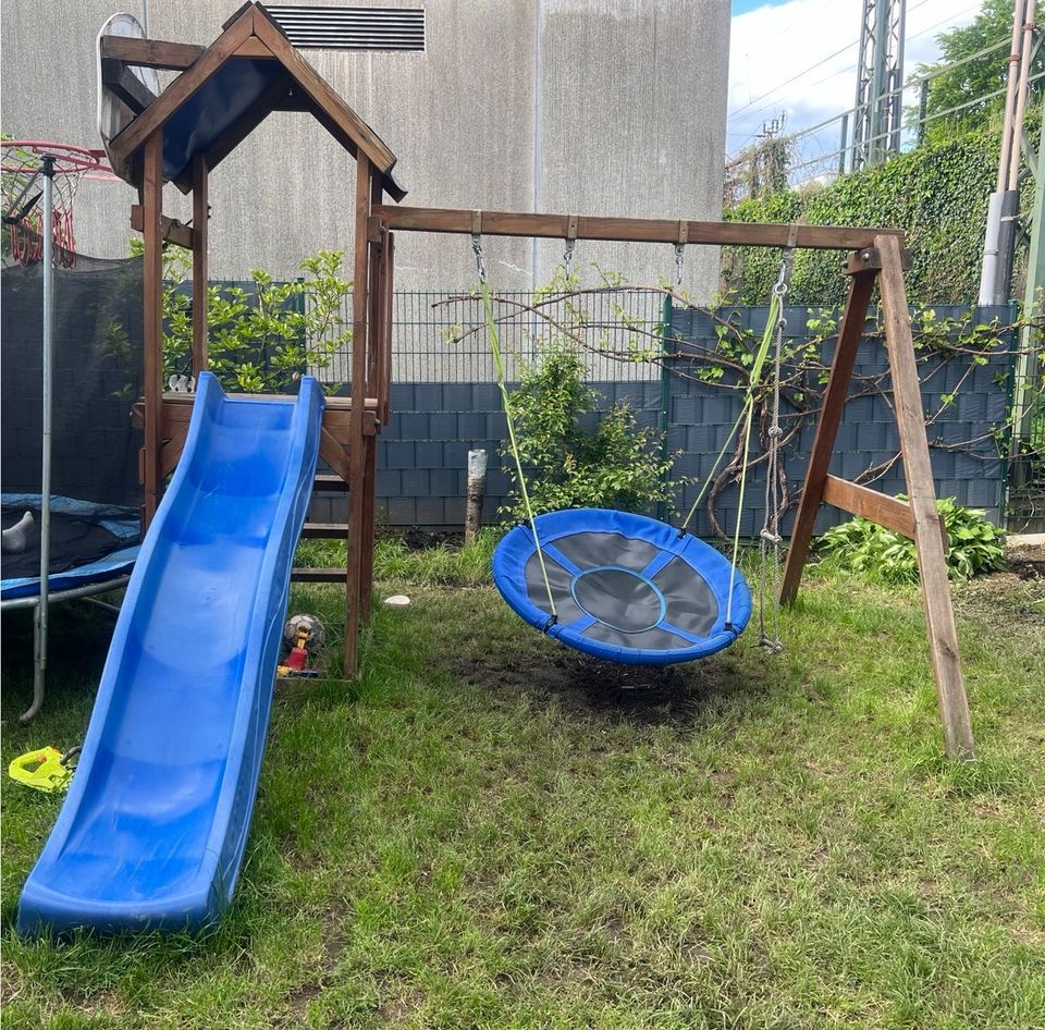 Kinderschaukel Spielturm  Wickey in Siegen