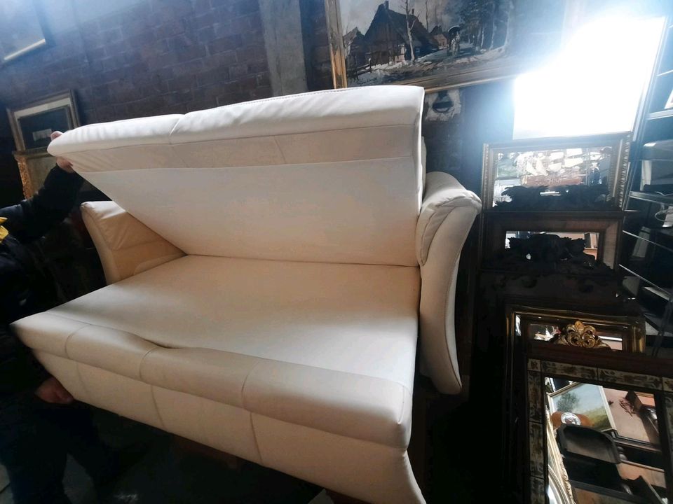 Alt Sofa Couch Sessel Leder Weiß in Groß-Gerau
