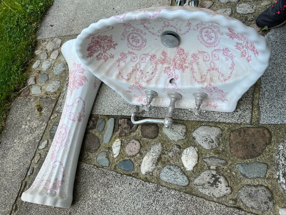 Porcelaine de Paris Vintage Waschbecken mit Standbein in Amerang