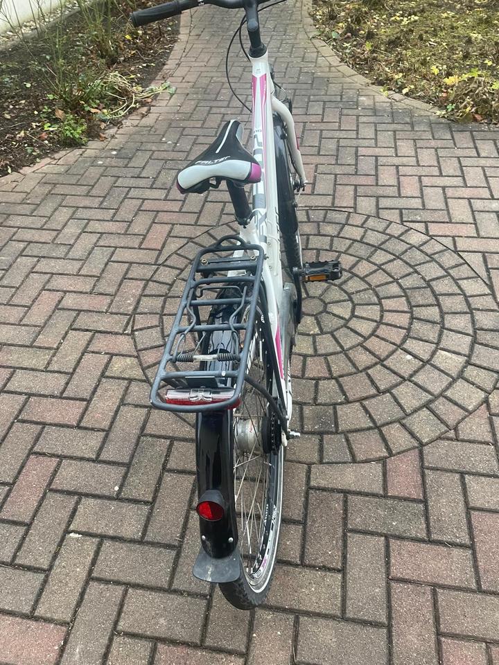 Falter Damen/Kinder Fahrrad 26er in Naundorf bei Oschatz