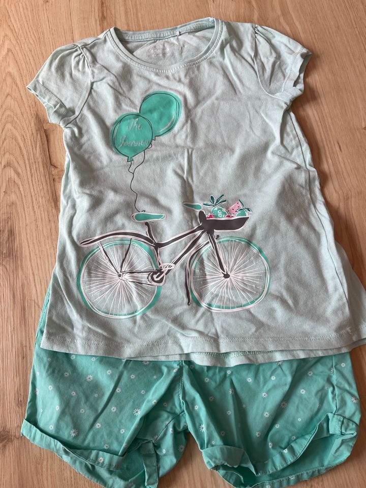 Sommeroutfit Gr 116 mint T-Shirt & kurze Hose in Ritterhude