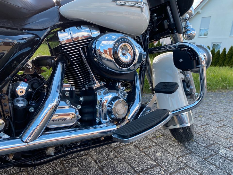 Harley Davidson FLHTP Electra Glide Police 1 Hand TAUSCH in Haßfurt