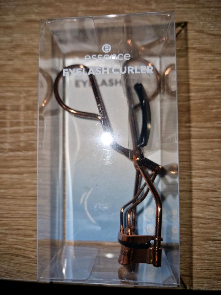 Essence eyelash curler wimpernzange in Arnsberg