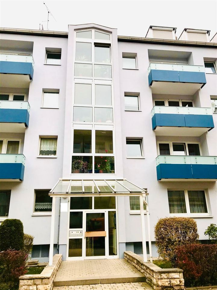 Sofort bezugsfreie 3-Zimmer-Wohnung mit Balkon in München