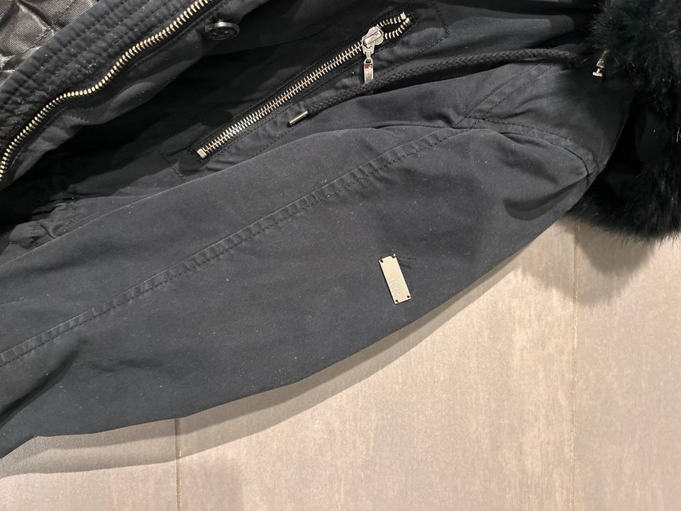 Escada Mantel/Jacke schwarz Gr 38 Kragen mit Kaninchenfell in München