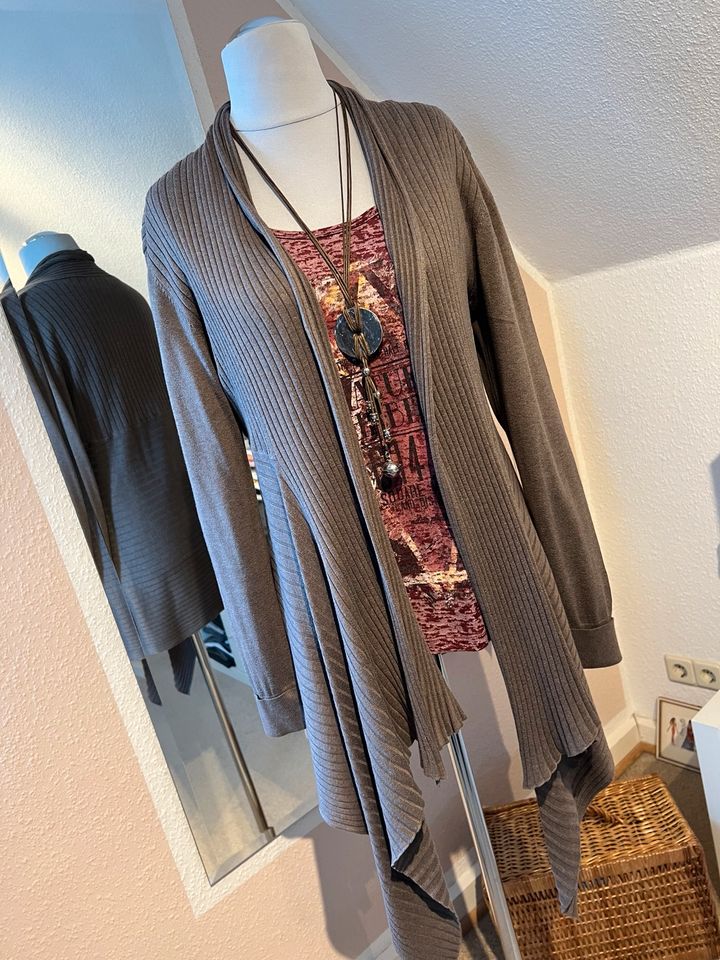 Strickcardigan Schalkragen taupe Gr. M mit Shirts in Bielefeld