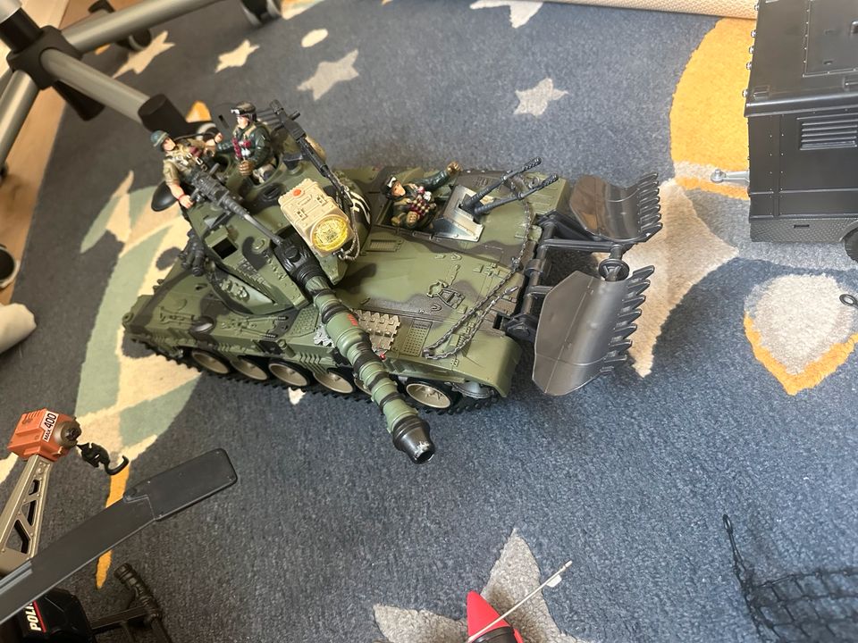 Spielsachen Militär Set panzer Helikopter swat Polizei in Neuss