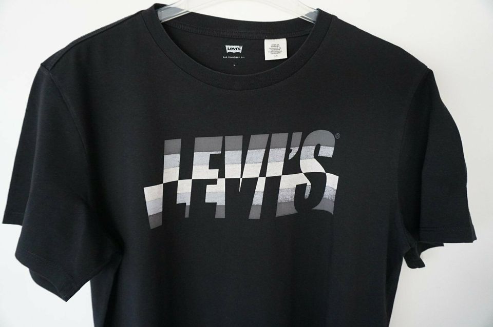 LEVIS  T-Shirt  für junge Männer Größe L in Böblingen