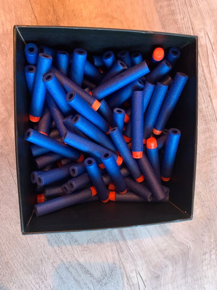 NERF Pistolen Spielzeuge mit Patronen in Berlin