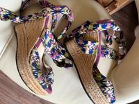 Ugg Wedges Plateau Sandalen Lila Gr.38 Nordrhein-Westfalen - Hilden Vorschau