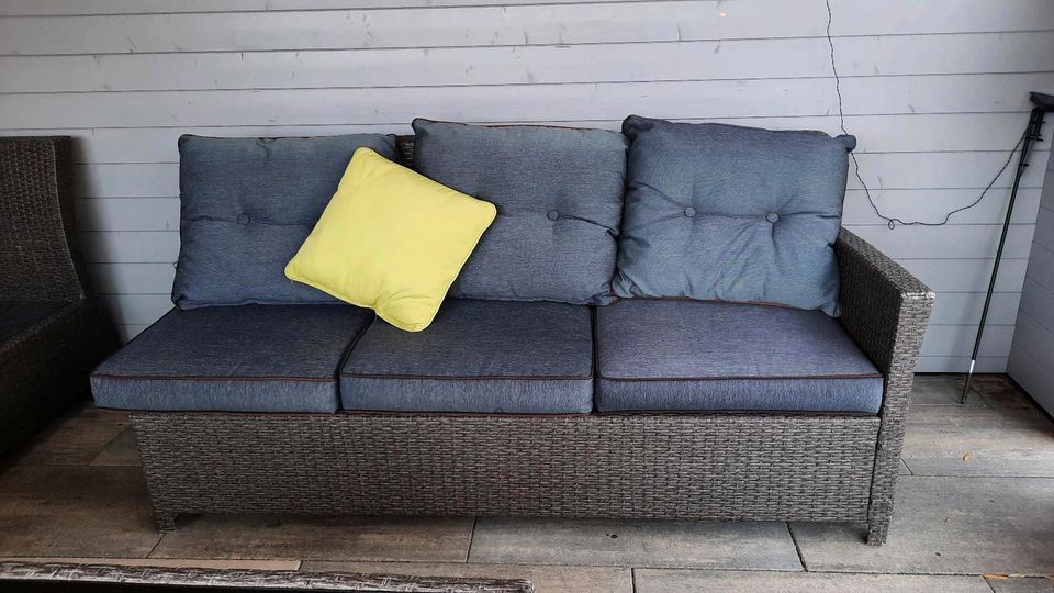 Lounge-Sofa incl. Polster, 3 Sitzer in Memmingen