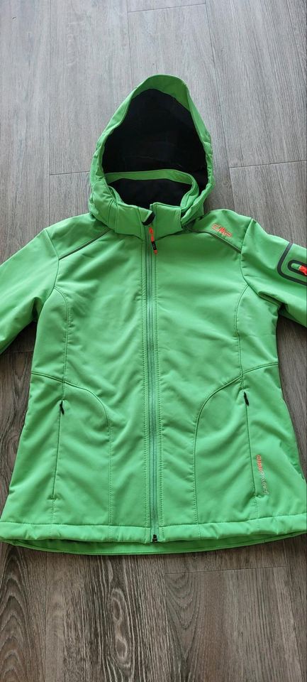 Grüne gefütterte Softshelljacke Gr. 36 CMP in Kreuztal