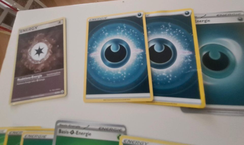 Pokemon Karten Sammelkarten Energie 94 Stück in Nürnberg (Mittelfr)