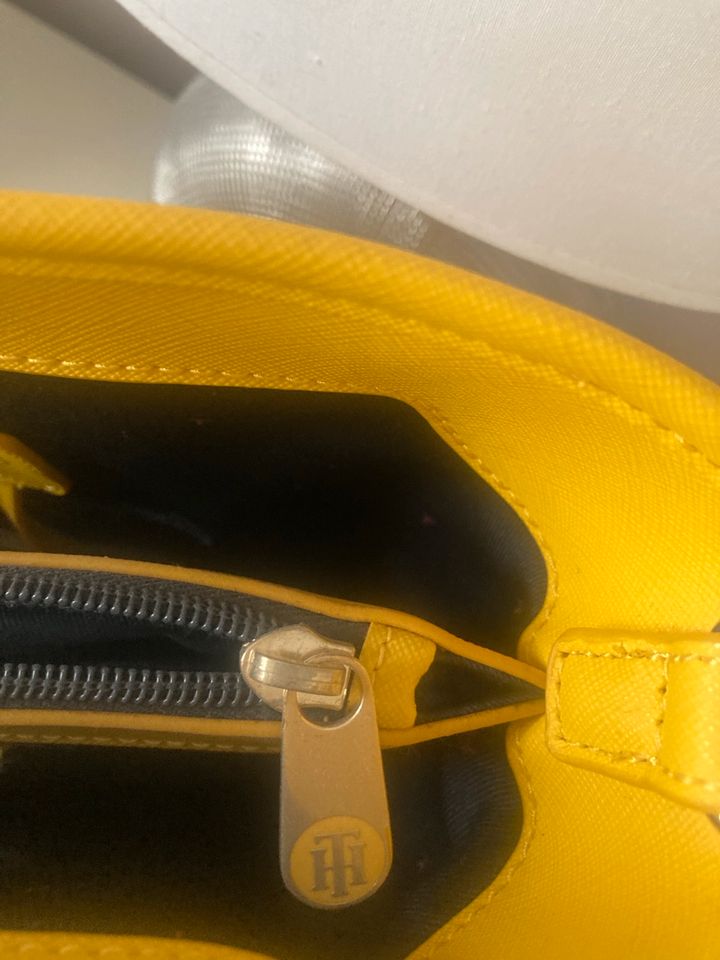 Tommy Hilfiger Tasche in Dülmen