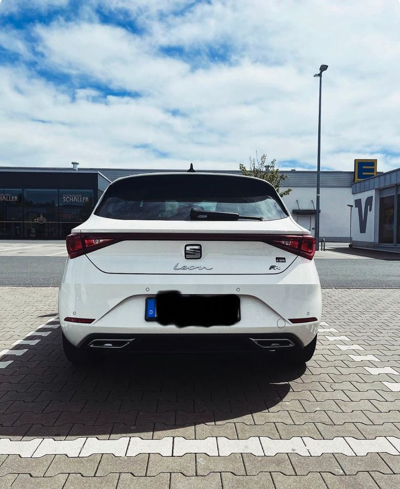 Seat Leon 1.5 TSI ACT 110kW FR FR in Feucht