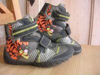 Chucks hohe Sneaker Schuhe Gr 27  Kinderschuhe Tigger Winnie Pooh Baden-Württemberg - Ispringen Vorschau