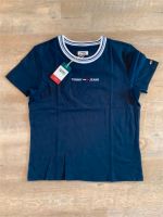 dunkelblaues T-Shirt von Tommy Hilfiger Gr. M mit Etikett Neu Niedersachsen - Stadthagen Vorschau