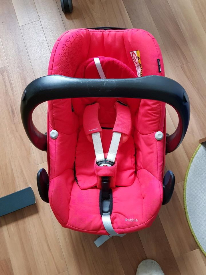 Maxi-cosi pebble mit Basis (Isofix) in Bonn