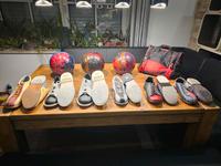 Bowling Konvolut : 3 Bälle, 6 Paar Schuhe, Bowlingtasche Bayern - Mitterteich Vorschau