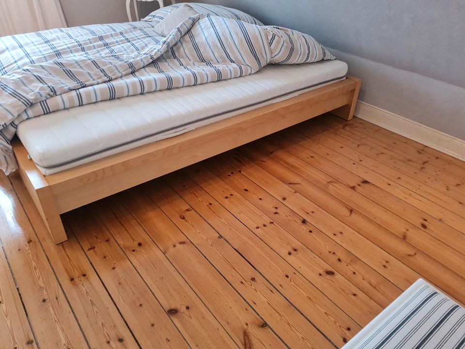 Ikea Malm Bett Kiefer mit 2x 80 cm Lattenrost und Matratzen in Hamburg