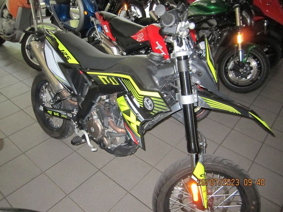 FB Mondial SMX 125 Supermoto in Dasing