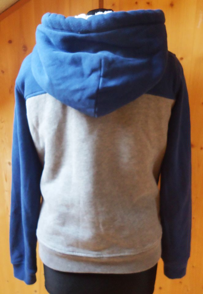 Jacke von Abercrombie Kids – blau & grau – Gr.152/158 - neuwertig in Erkrath