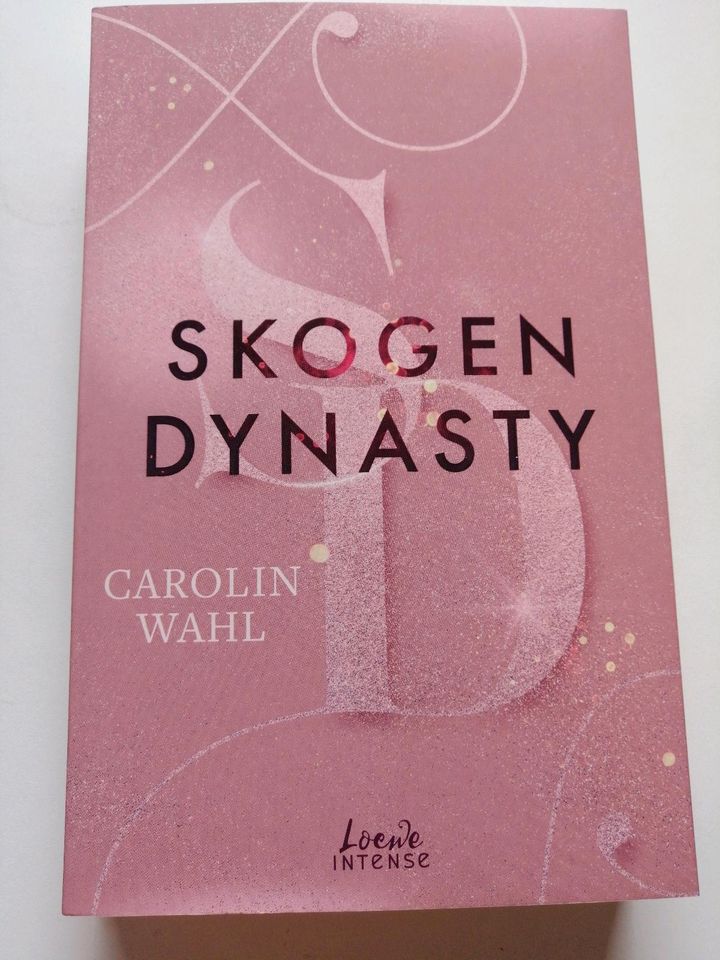 Skogen Dynasty von Carolin Wahl in Berlin