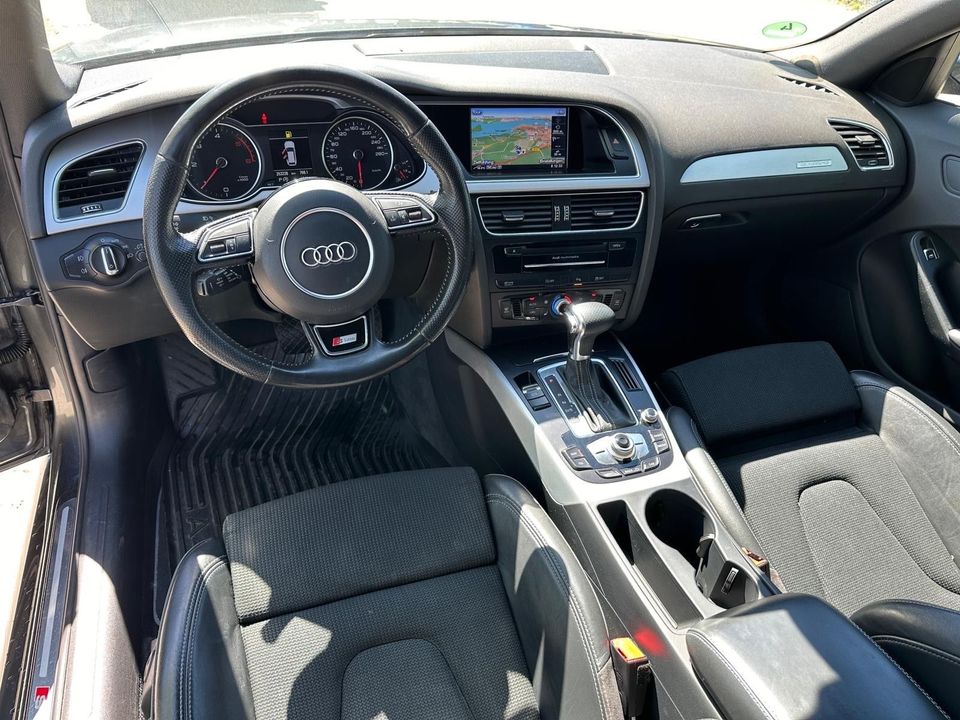 Audi A4 Avant 2.0 S line Sport/plus quattro Xenon ACC in Schleswig