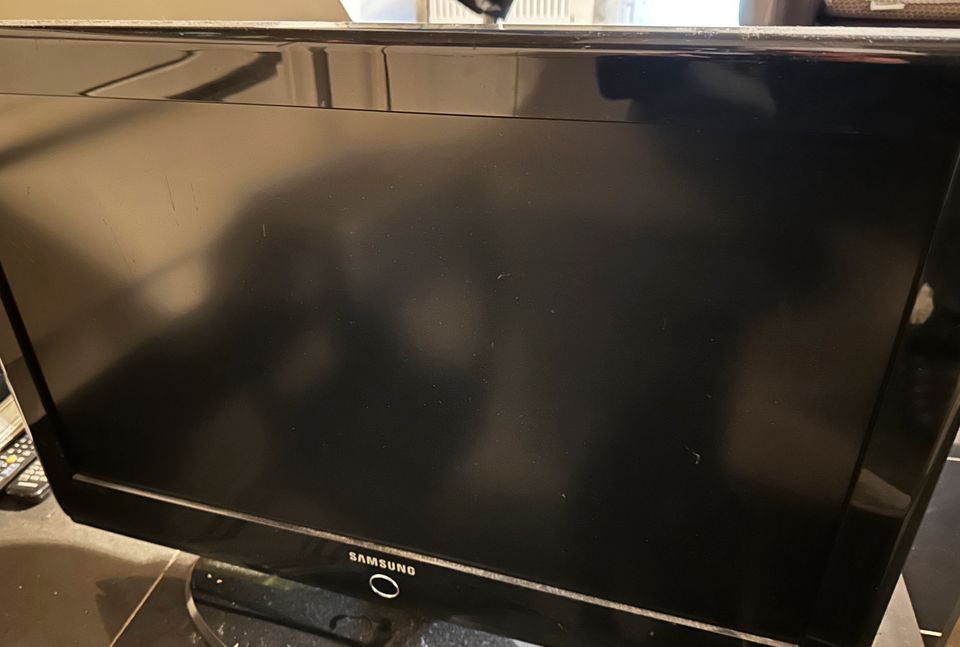 Samsung TV 32 Zoll in Neu-Isenburg