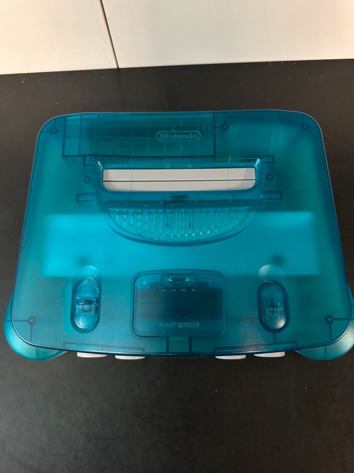 Nintendo 64 - Ice Blue Transparent - Controller in Berlin