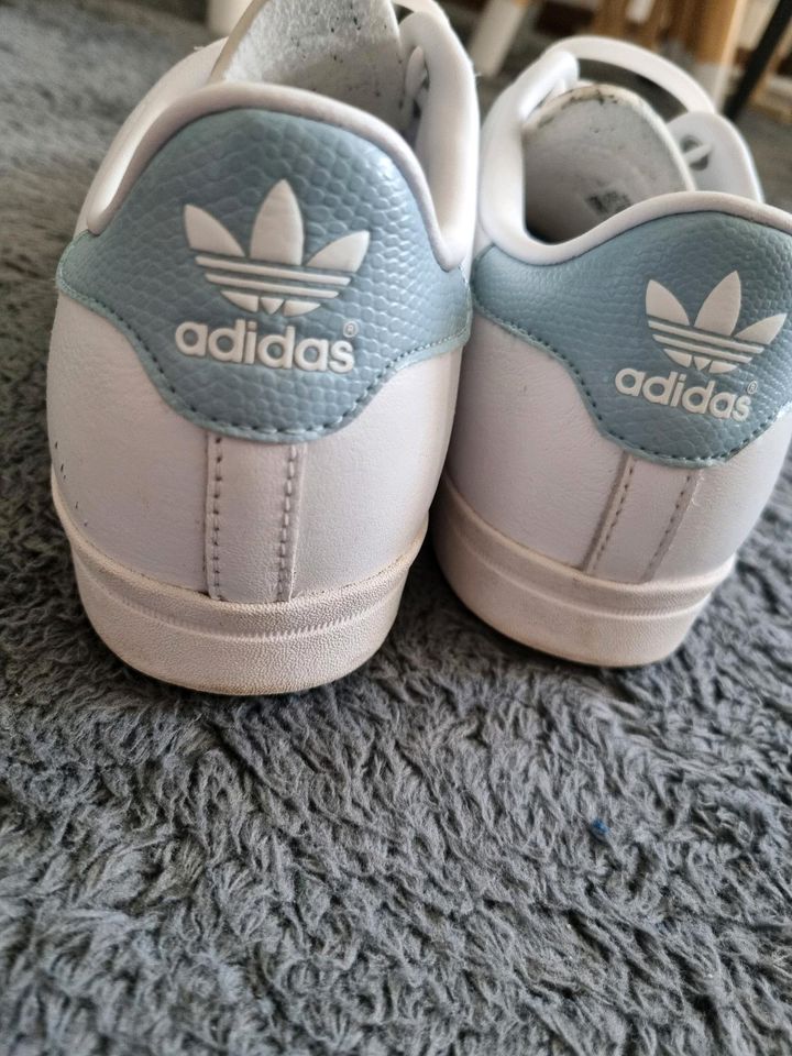 Adidas Sneaker Größe 39 1/3 in Kirchheim