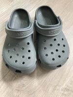 Crocs Kinderschuhe Größe 36/ 37 in grau Köln - Köln Brück Vorschau