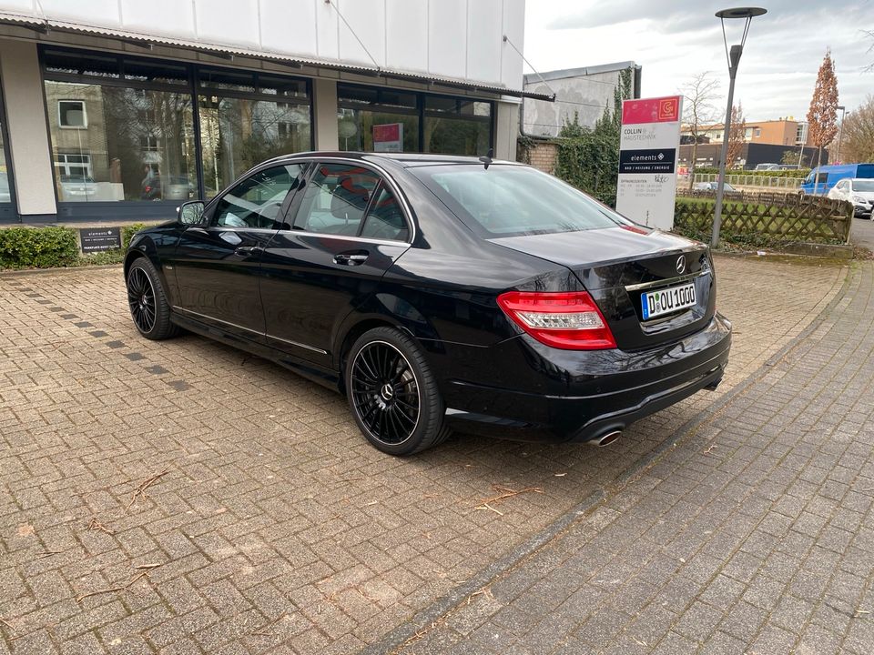 Mercedes Benz w204 C280 / C300 Amg Line 3.0 V6 TÜV 03/2026 in Düsseldorf