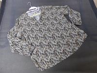 Schicke gemusterte Bluse von Quiero mit kleinem V-Ausschnitt 52 Bayern - Bad Rodach Vorschau