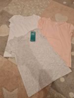 3 x H&M Basic Shirts Gr. 122/128 Essen - Altenessen Vorschau