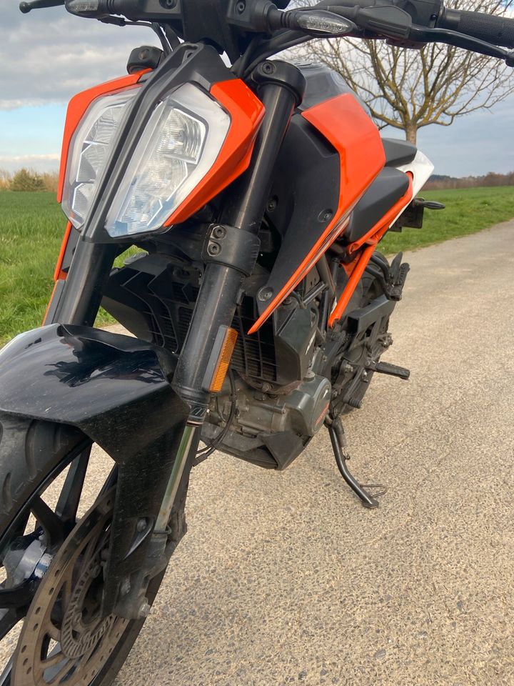 KTM Duke 125 in Niederbreitbach