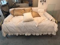 Goldenes Vintage Bett mit Matratze (wenn gewünscht) Niedersachsen - Laatzen Vorschau