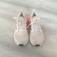 Damen Adidas Primeblue Gr,36 Running Laufschuhe beige, wie Neu Schleswig-Holstein - Kiel Vorschau