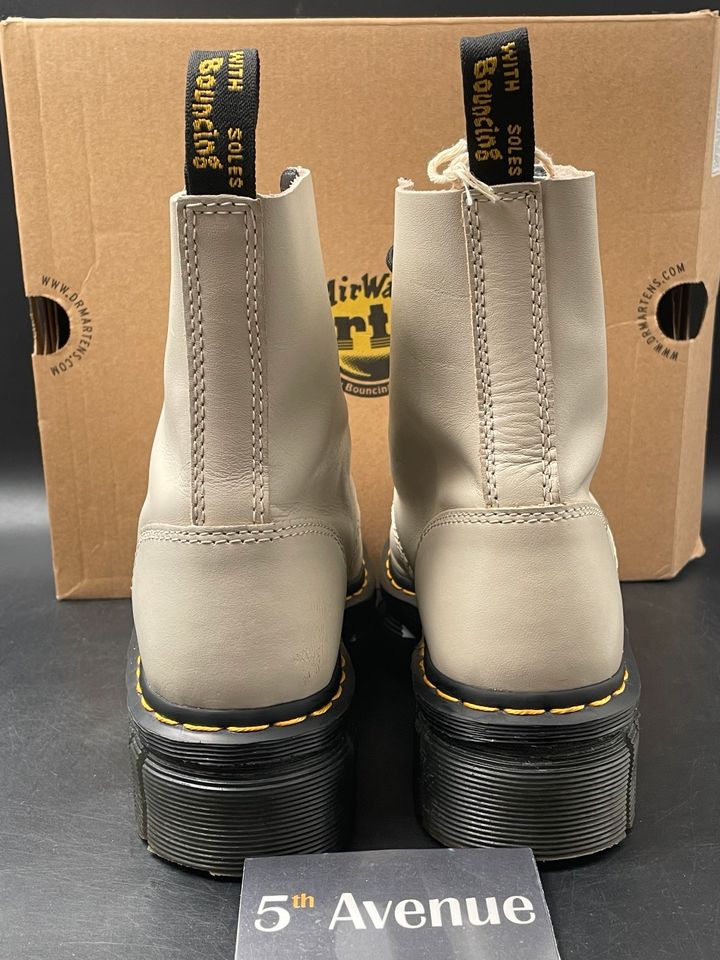 Dr. Martens Audrick 8-Eye Boot Nappa Lux | Größe 38 | Art. 0968 in Remscheid