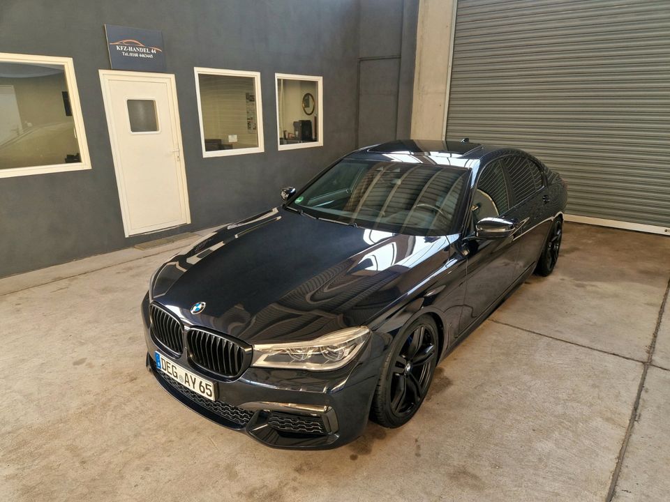 BMW G11 730d M-SPORTPAKET-CARBON-MASSAGE-SCHIEBEDACH-TOP ZUSTAND in Plattling