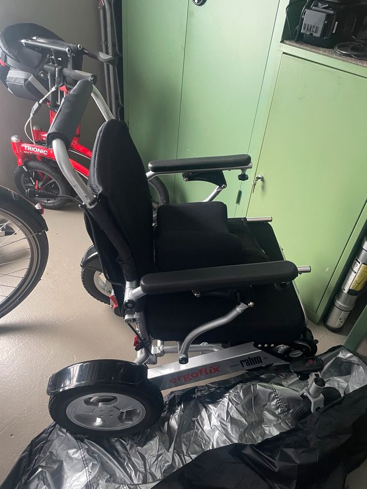 Ergoflix LX Faltbarer Elektronischer Rollstuhl in Olpe