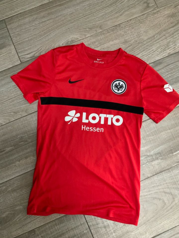 Original Nike Eintracht Frankfurt Trikot rot Europa S in Fulda