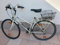 Altes fahrbereites MBK Fahrrad Damenrad 28 Zoll Cityrad weiß Bayern - Straubing Vorschau