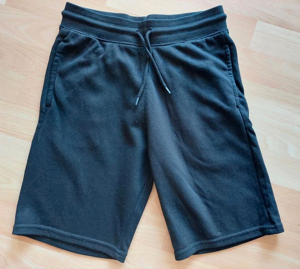 H&M Sweat-Short kurze Hose Gr. 158 in Lohmar