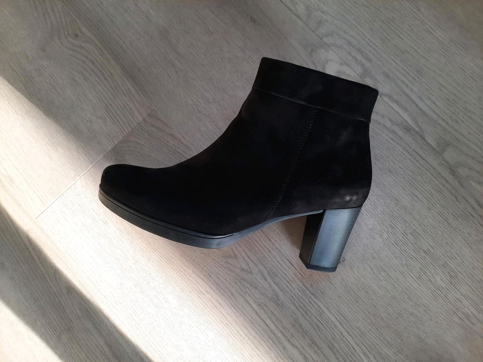 Stiefeletten Absatzstiefel Boots Gr 39 schwarz Gabor neu in Hamburg