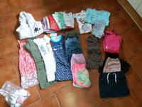 Bekleidungspaket Sommer  28 Teile Shorts,Kleider T-Shirts 110/116 Schleswig-Holstein - Selent Vorschau