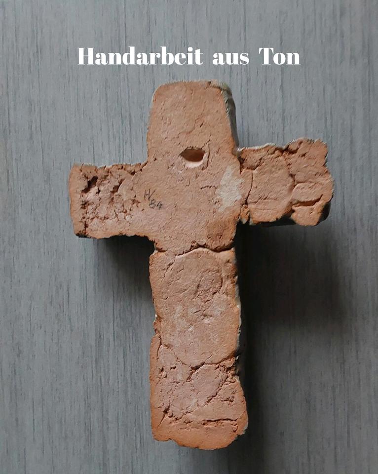 Kirchendekoration, christliches, religiösen Kreuz aus Ton in Marktzeuln
